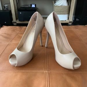 Rock & Republic “Rover” peep toe platform heel